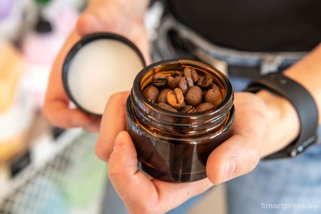 Кофейные зерна в магазине парфюмированной бытовой химии WISEcraft